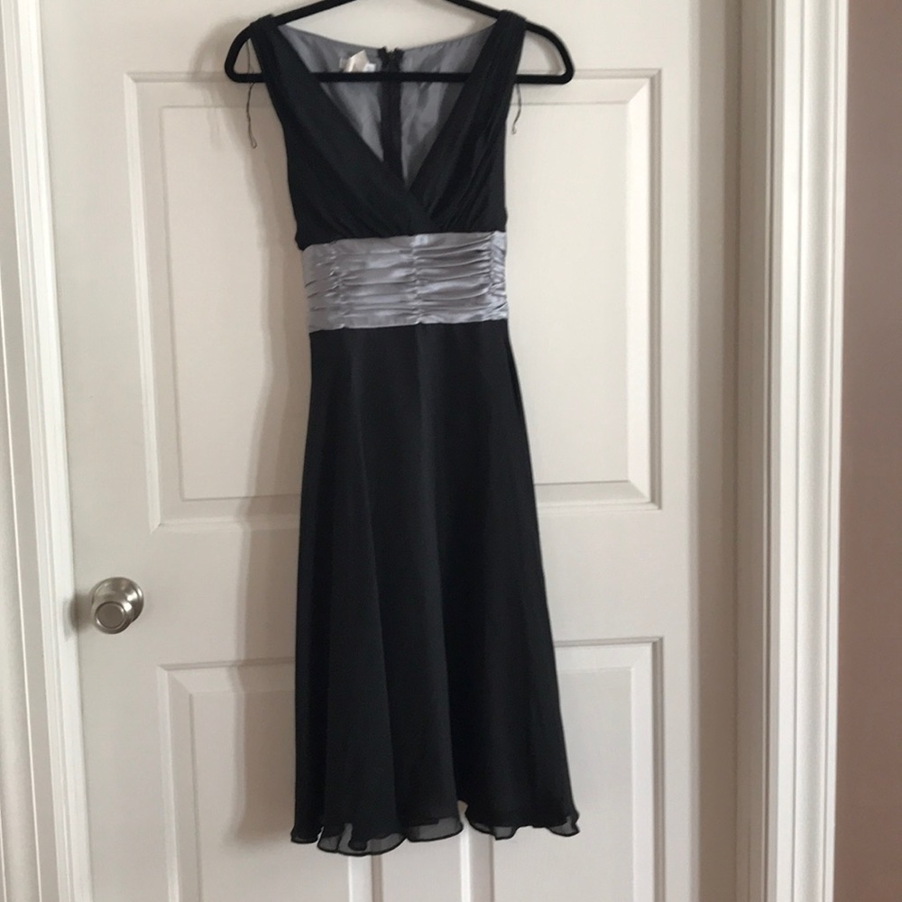 Beautiful black dress w flattering waist